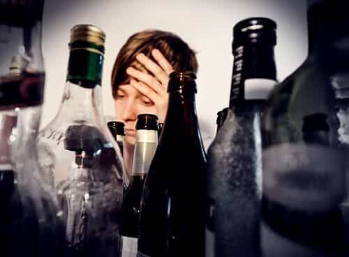 woman wonders does alcohol kill brain cells