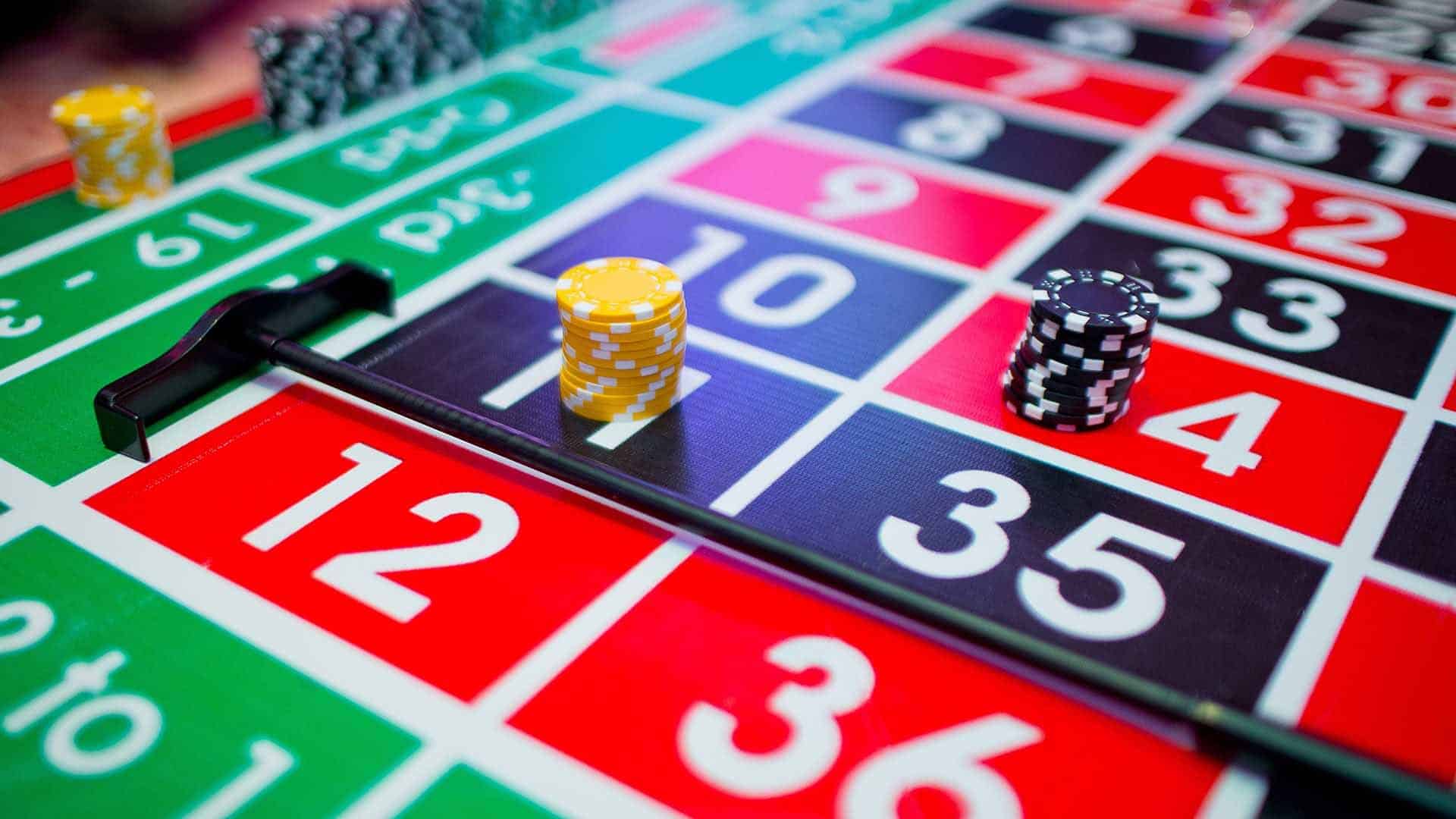 image of a roulette table in a casino with chips on 11 and 14